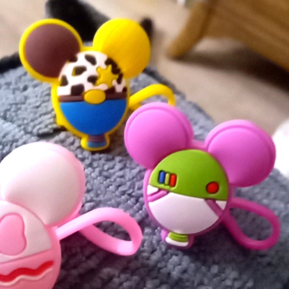 5 DISNEY STRAW/PENCIL TOPPERS - Picture 2 of 5